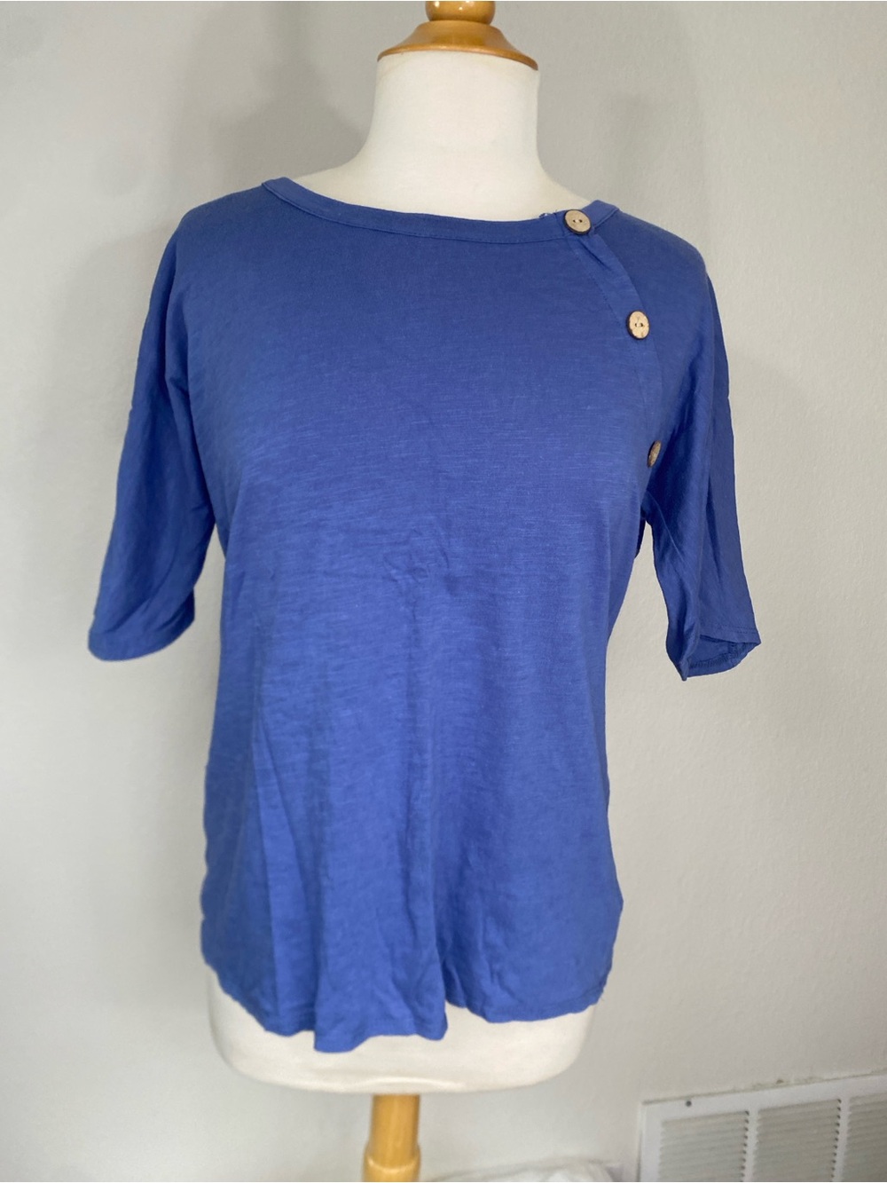 Chris & Carol Womens Blue Button Detail 3/4 Sleeve Top Size Medium Casual Girly